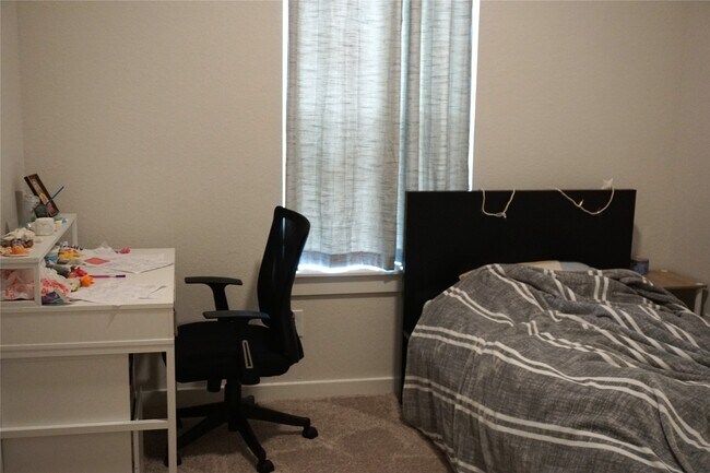 Foto del edificio - 16626 Lake Austin St