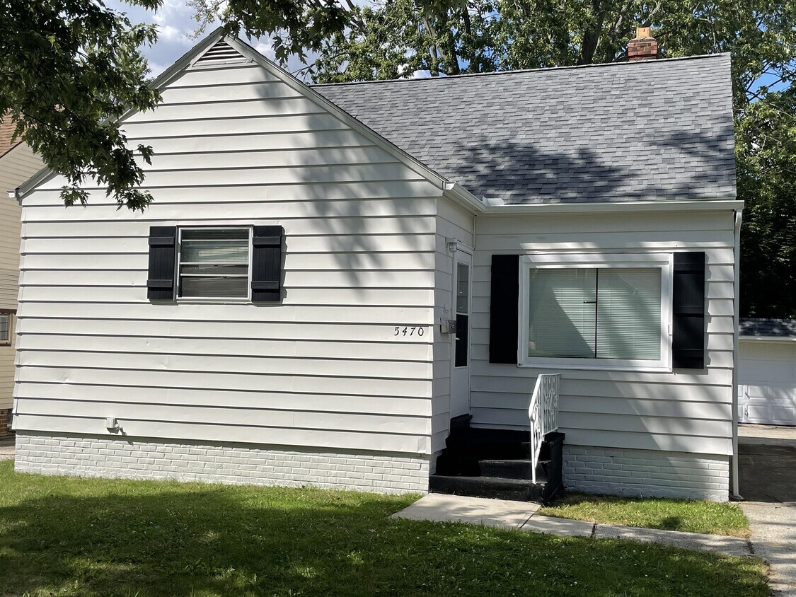 Foto principal - 5470 Oakwood Ave