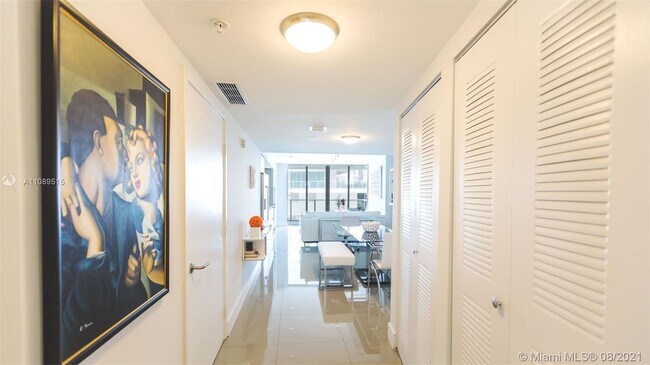 Foto del edificio - 6620 Indian Creek Dr