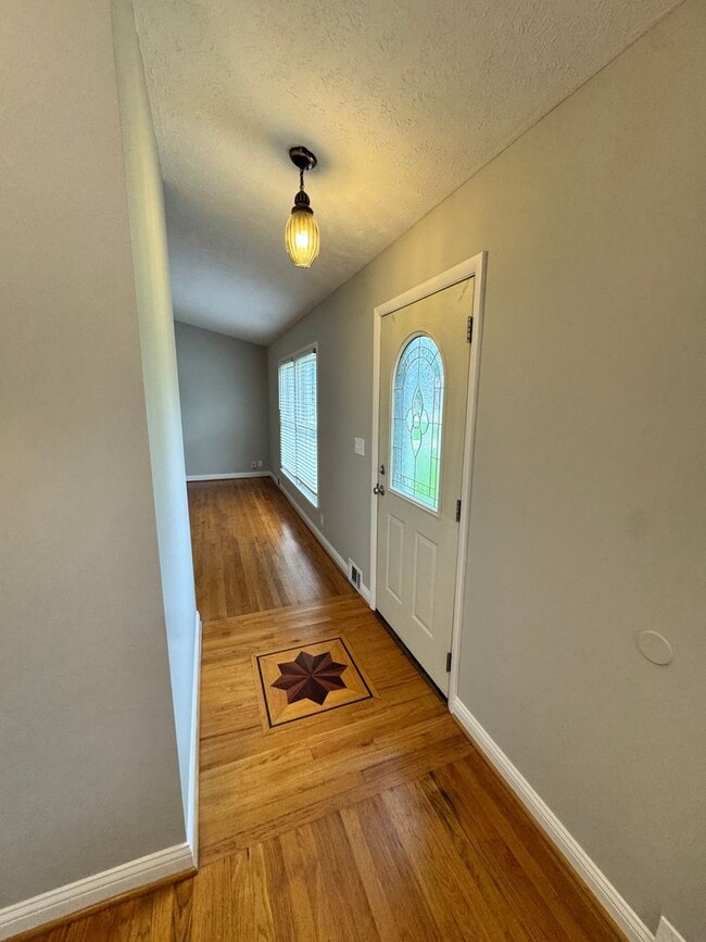 Photo - Spacious 4 Bedroom in Fern Creek House