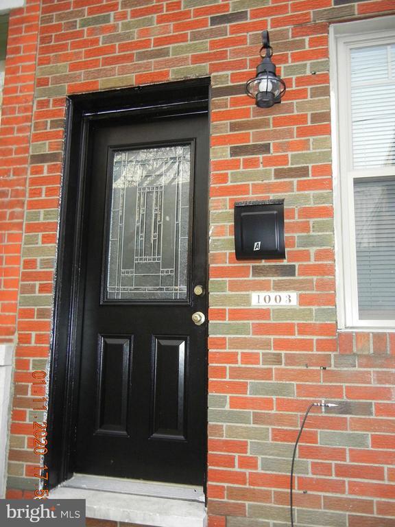 Primary Photo - 1003 Tasker St