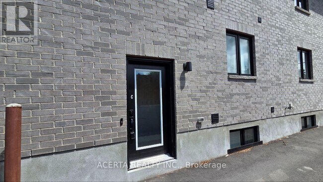Photo du bâtiment - 1252 Trenton Ave