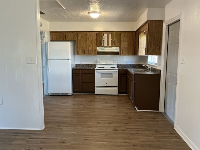 Building Photo - Murphy 707/709 Boyd