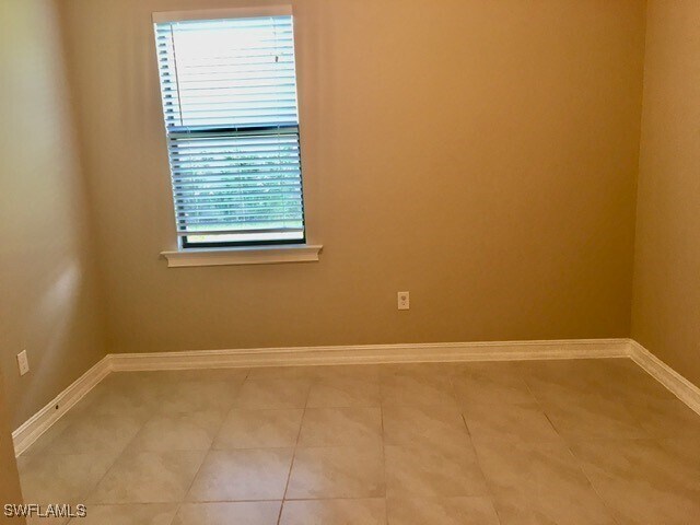 Building Photo - 1414 Mockingbird Dr