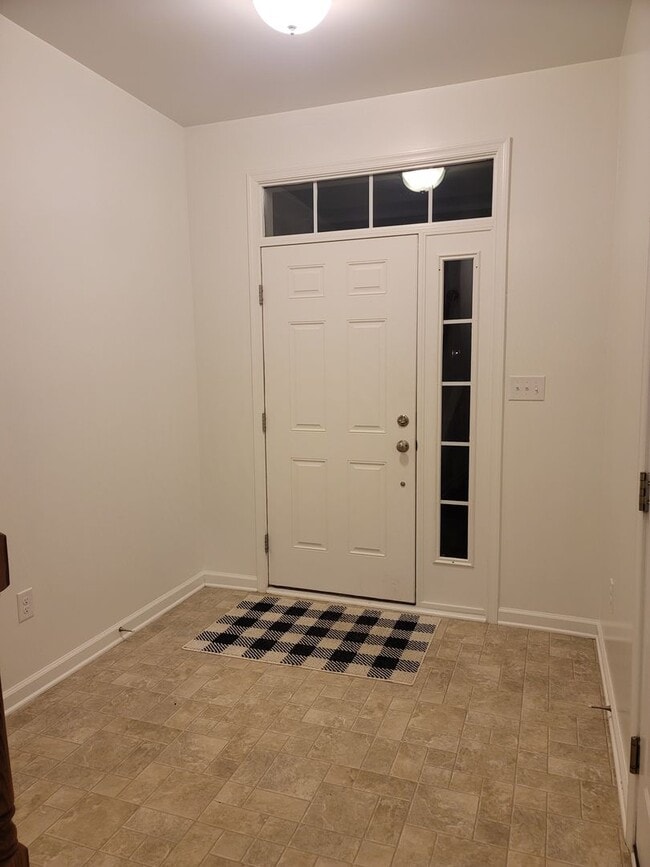 Building Photo - 3 bedroom 2 1/2 bath Townhouse in Bayberry