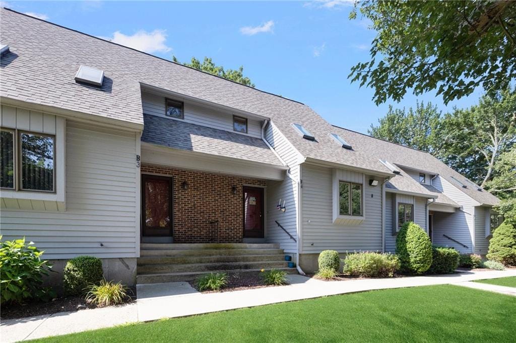 Primary Photo - 320 Westmoreland St