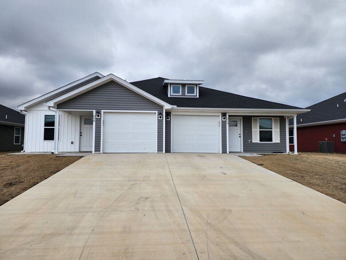 New 3 Bedroom Townhome In Duenweg! Townhome Rentals in Duenweg MO