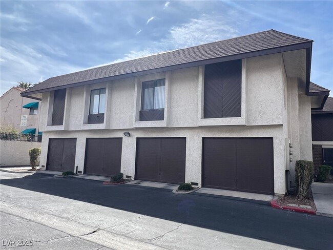 Building Photo - 2139 Pine Breeze Ln