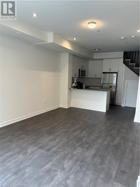 Building Photo - 3550 COLONIAL Dr