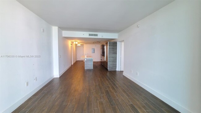 Foto del edificio - 460 NE 28th St
