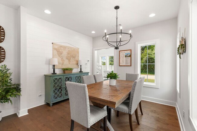 Foto del edificio - Designer Home near Auburn University's Campus!