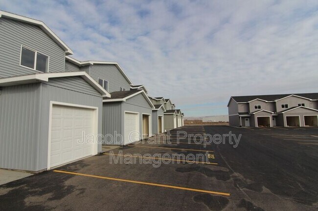 Foto del edificio - 655 Ruby Cir