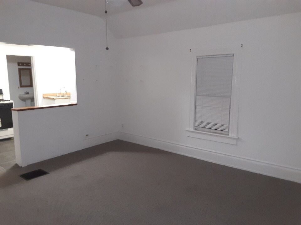 701 Litchfield St Unit 3, Bay City, MI 48706 Apartments in Bay City