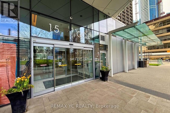 Building Photo - 15 Queens Quay E
