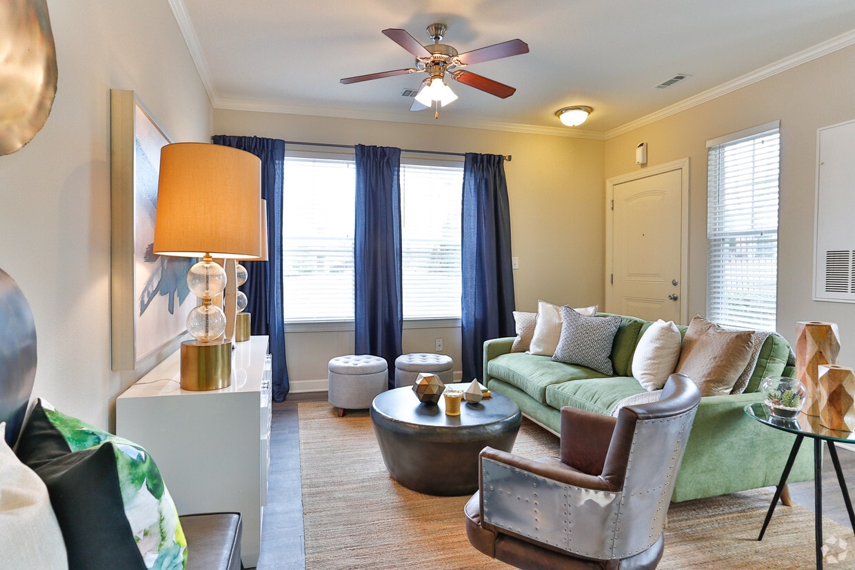 University Center by Cortland Apartments Charlotte, NC