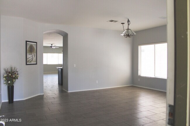 Foto del edificio - 14271 Clarendon Ave