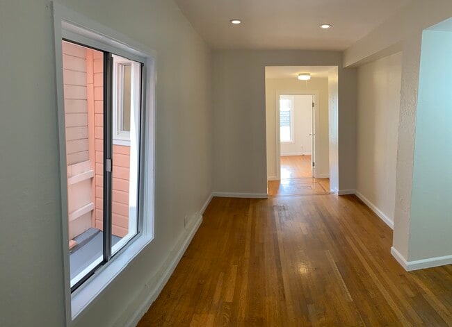 Foto del edificio - 2379 30th Ave