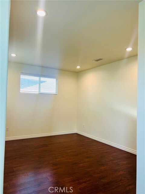 Foto del edificio - 10805 Pine St