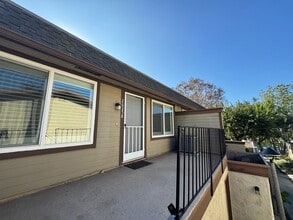 Building Photo - 26258 Via Roble