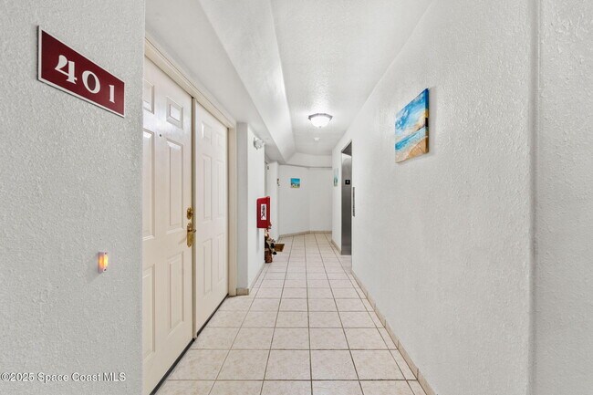 Building Photo - 821 Del Rio Way