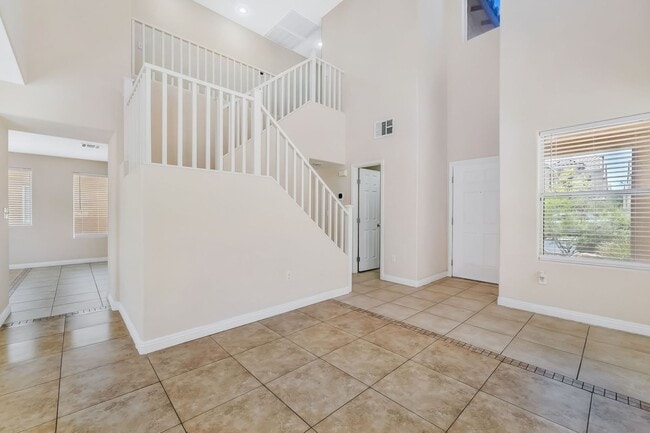 Building Photo - Modern Comfort in the Heart of Coronado Ranch!