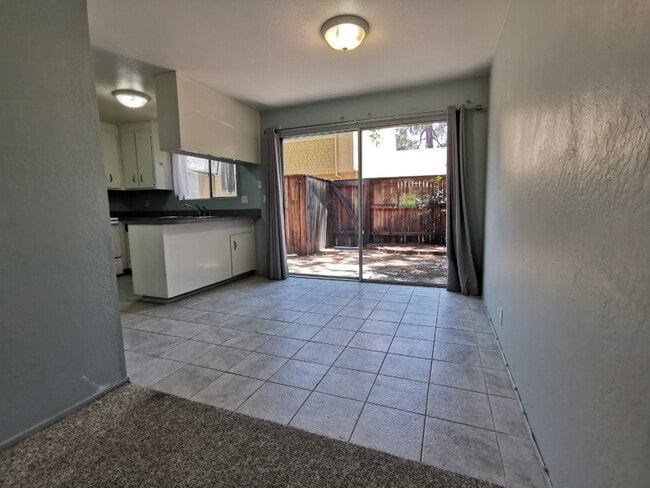 Building Photo - 2035 Alta Loma St
