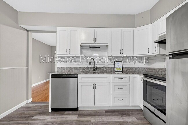 Foto del edificio - 6717 Lightwood Dr