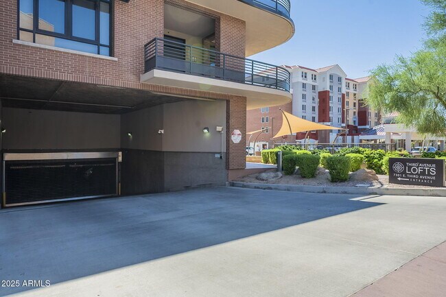 Foto del edificio - 7301 E 3rd Ave