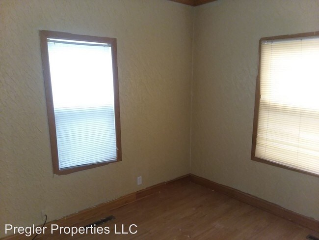 Building Photo - 3 br, 1 bath House - 1023 W 5th St