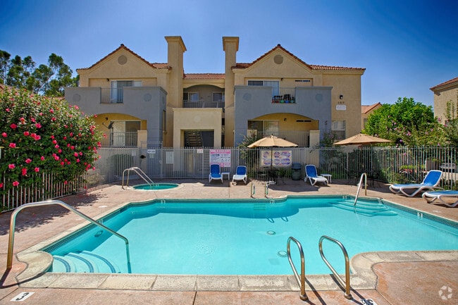Building Photo - Highland Downs Apartments