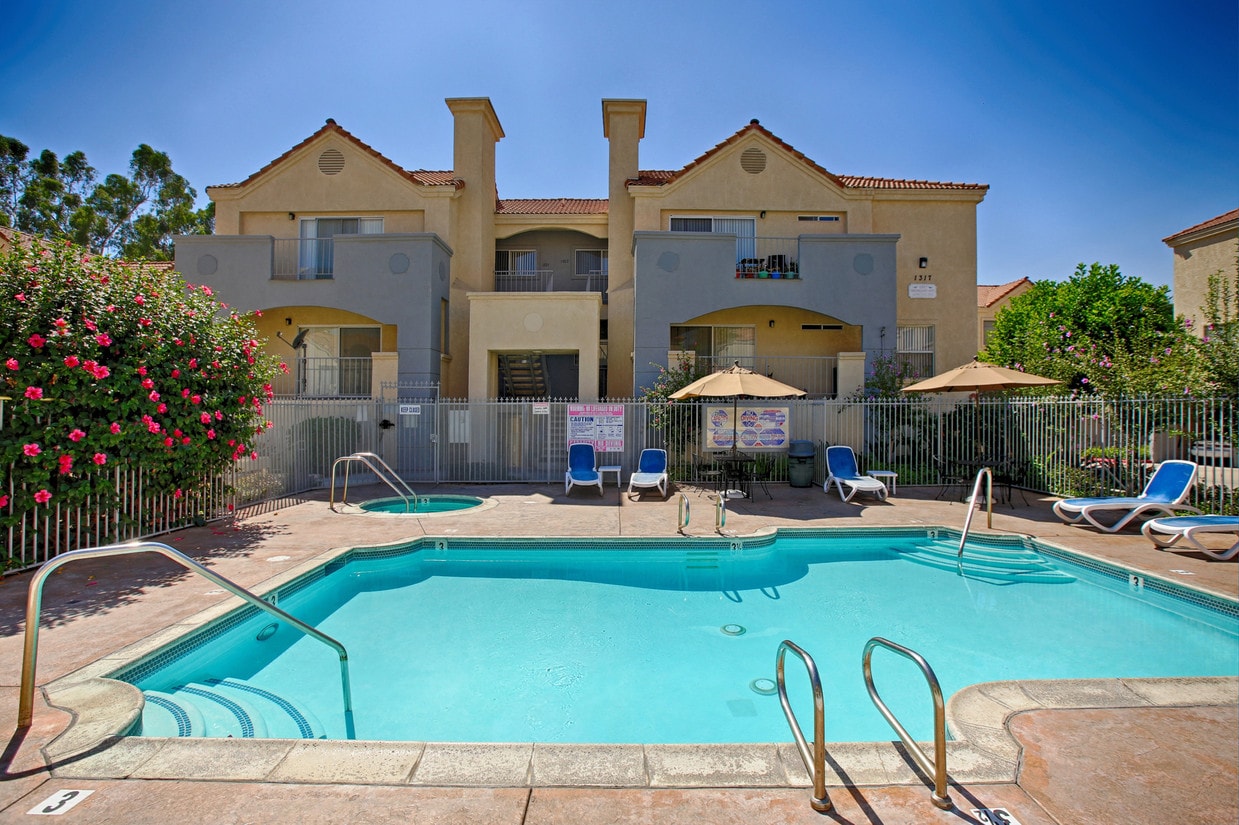 Primary Photo - Highland Downs Apartments