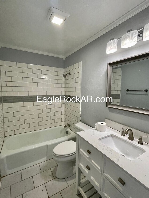 Foto principal - Cozy Townhome with Pool!