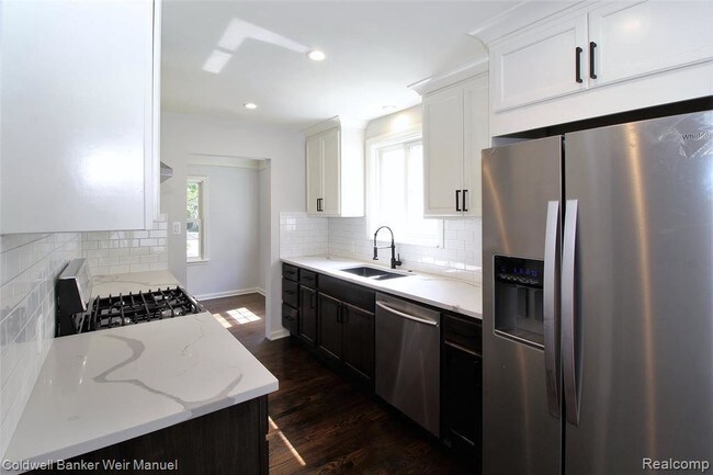 Building Photo - 2391 Oakshire Ave