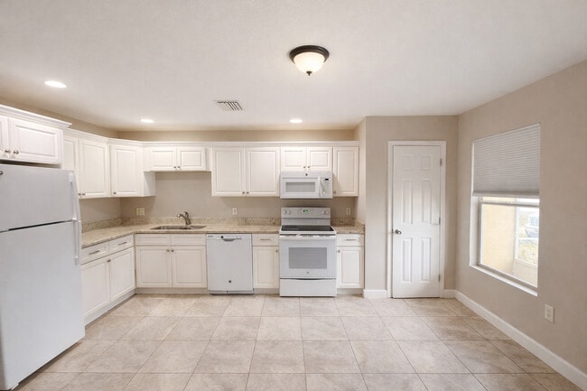 Foto del edificio - 4708 Golfview Blvd