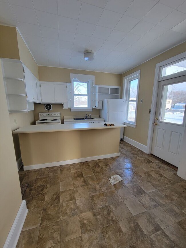 Building Photo - 4050 Main St