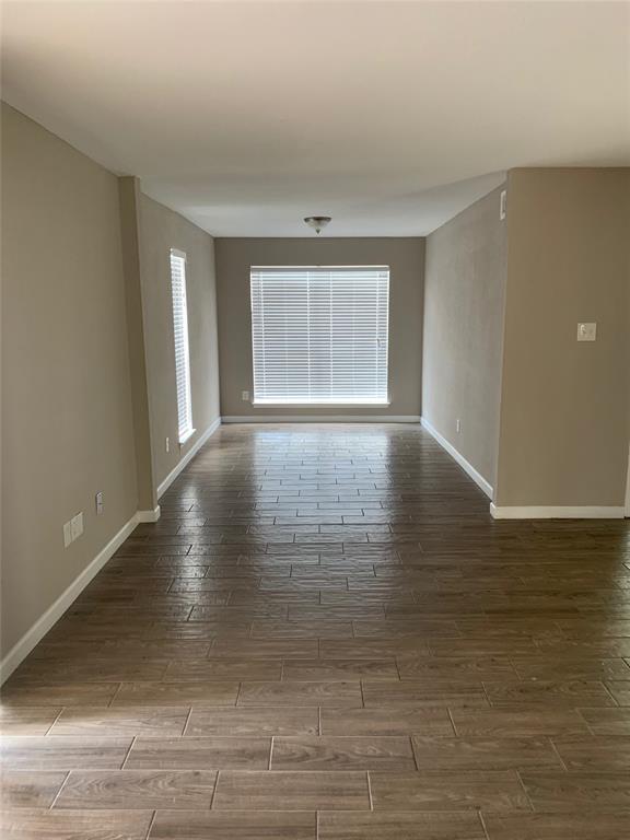 Building Photo - 5625 Antoine Dr