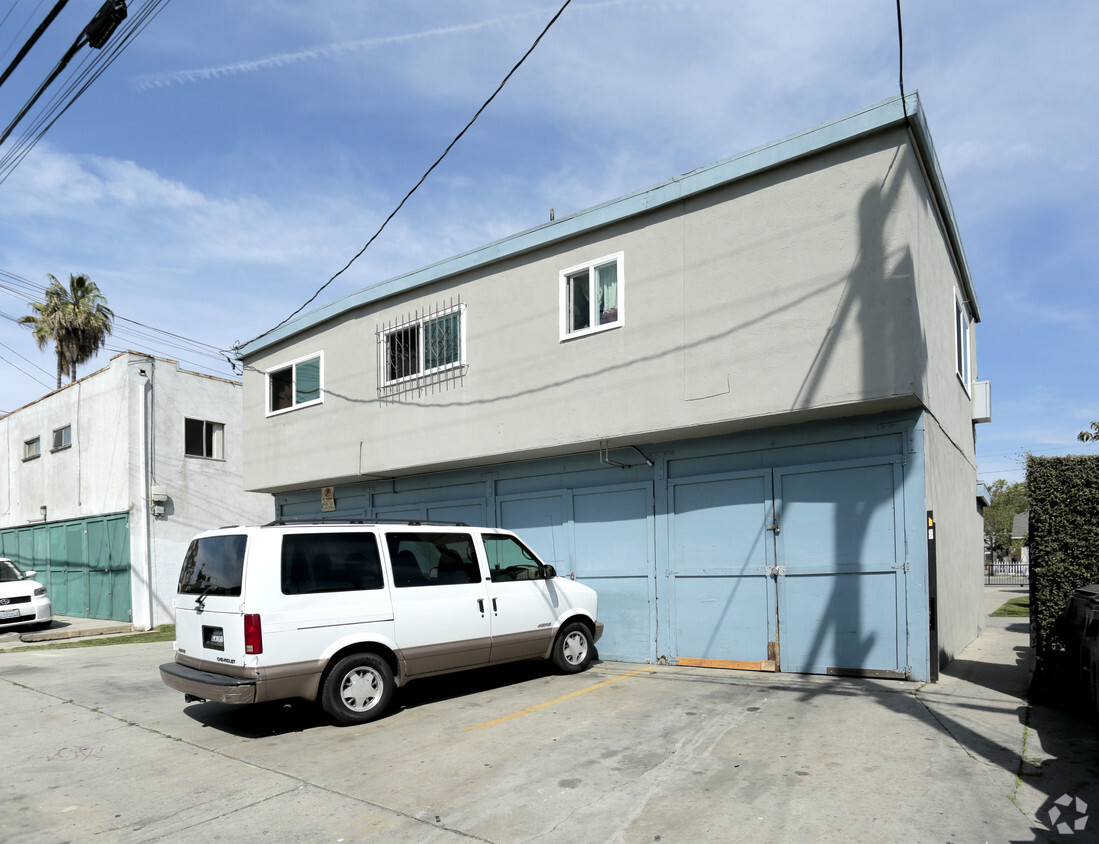 Building Photo - 2551 Pasadena Ave