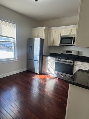 Building Photo - 290 Broadway