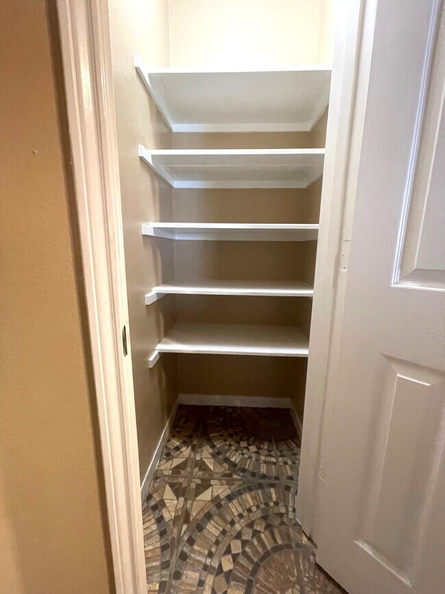 Foto del edificio - 1134 Somercotes Ln