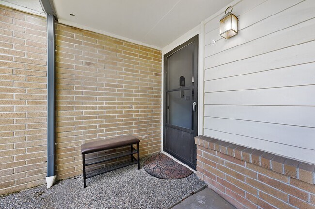 Foto del edificio - 17050 Northup Way