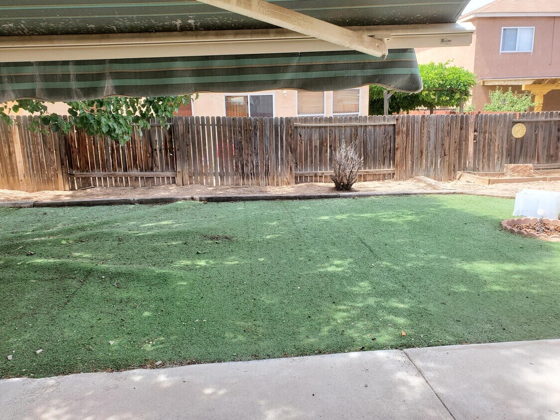 Foto del edificio - 6715 Silkwood Ave NW