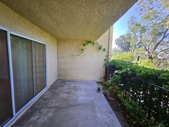 Foto del edificio - Modern Comfort Meets Convenience — 4-Bedro...