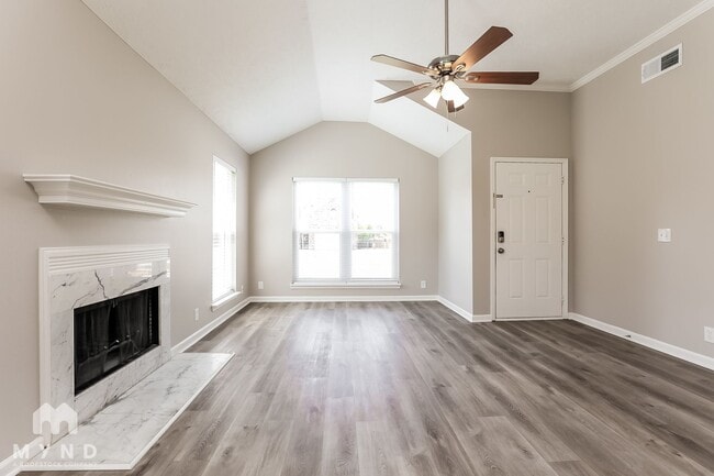 Building Photo - 4917 Hickory Woods E