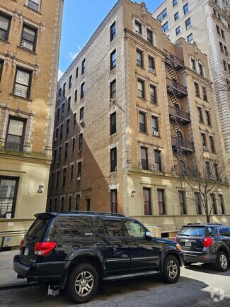 Building Photo - 614 W 157th St