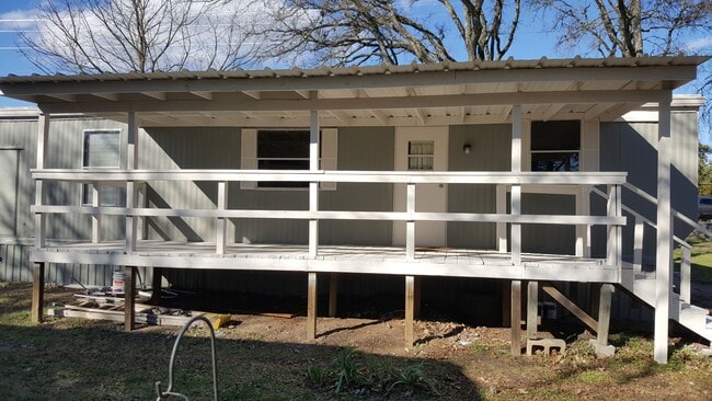 Building Photo - 102 Helms Cir