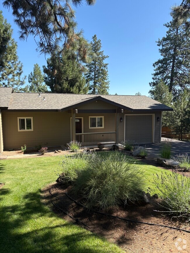 Building Photo - 20620 Pine Vista Dr
