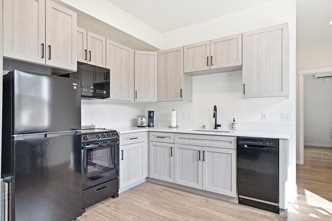 Foto del edificio - 2115 Hummingbird Wy