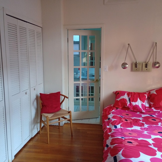Master bedroom - 10 Hilliard St