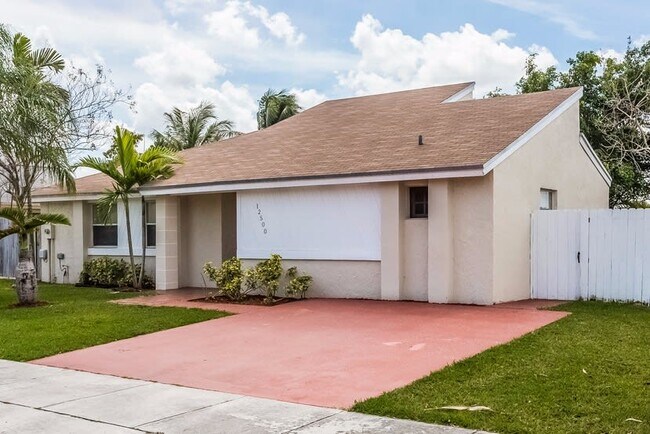 Building Photo - 12500 SW 207th Ter