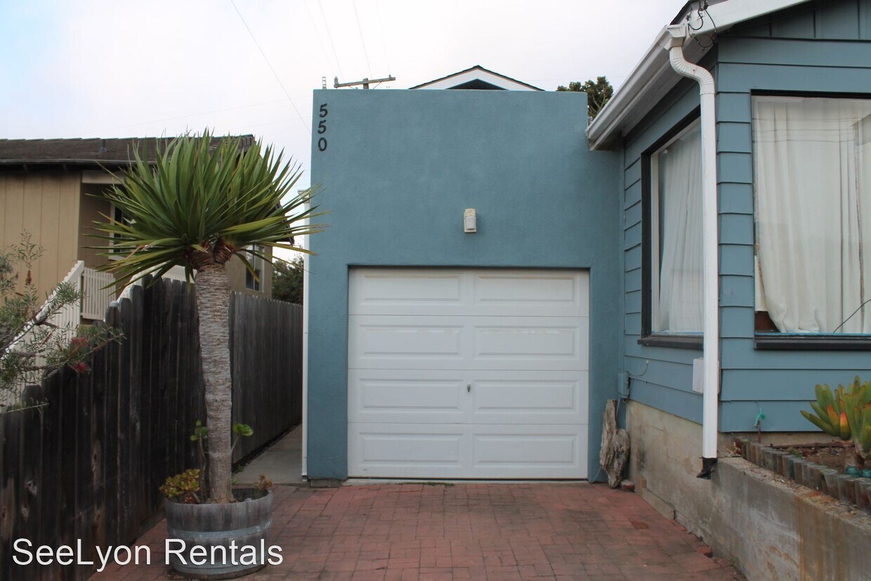 Primary Photo - Studio, 1 bath House - 550 Madera Avenue